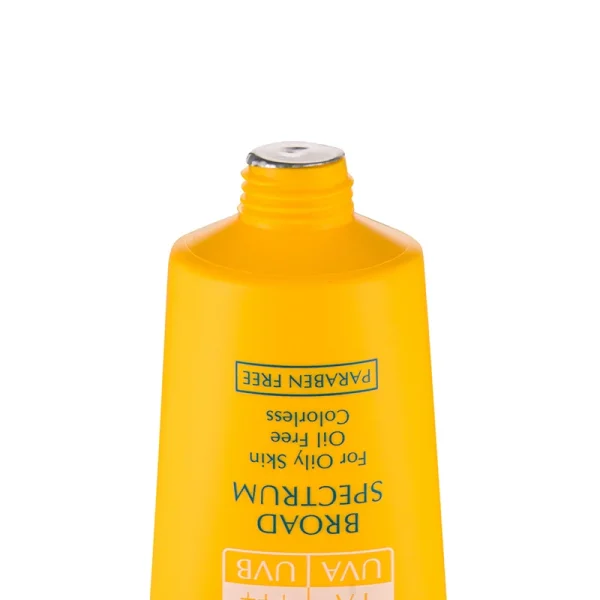 کرم ضد آفتاب بی رنگ سینره مدل Oil Free با SPF50 مناسب پوست چرب حجم